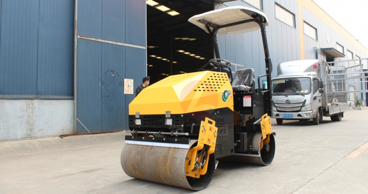 怎样包管小型压路机隔振性能？