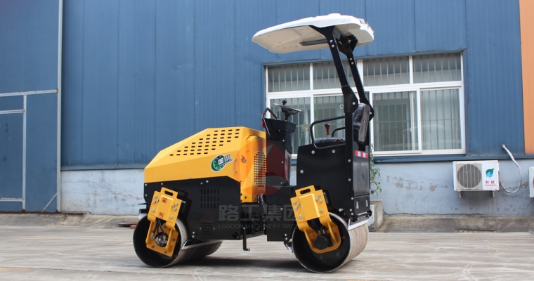 小型压路机路面施工打滑怎么办？